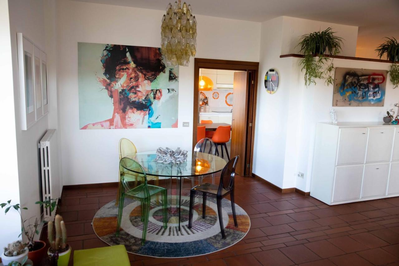Sound Of Colors - Art Design Apartment Desenzano del Garda Exteriör bild