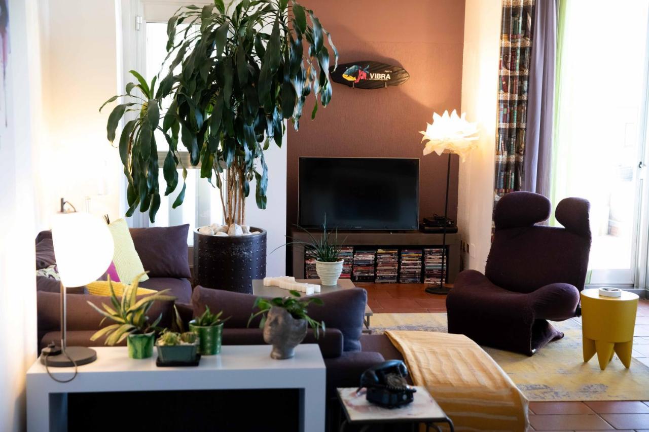 Sound Of Colors - Art Design Apartment Desenzano del Garda Exteriör bild